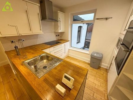 2 bedroom flat to rent - Photo 4