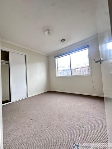 12 Woodbine Street, Pakenham - Photo 3
