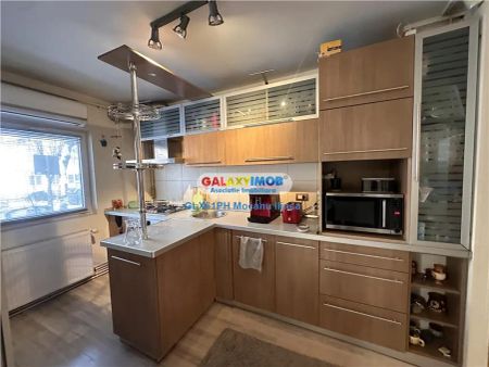 Inchiriere apartament 4 camere, in Ploiesti, zona 9 Mai - Fotografie 4