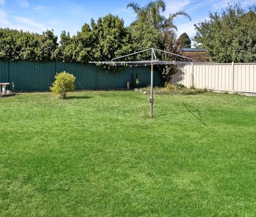 4 Cambridge Street, Wendouree - Photo 2