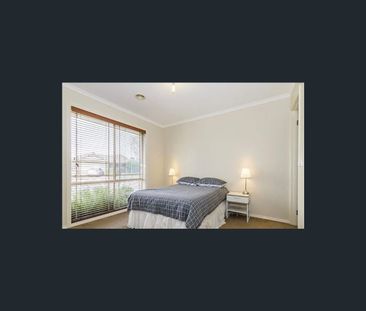 5 Blainroe Crescent, Cranbourne, Vic 3977 - Photo 3