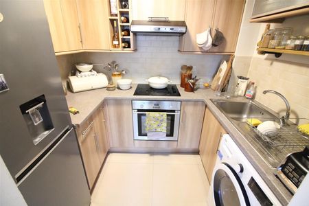 Heathcote Road, Twickenham - Photo 3