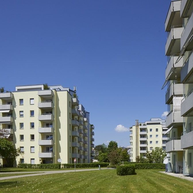 Helle Familienwohnung mit zwei Balkonen und guter Anbindung - Foto 1