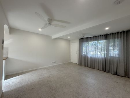 Renovated Ground Floor Unit - Chevron Island - Photo 2