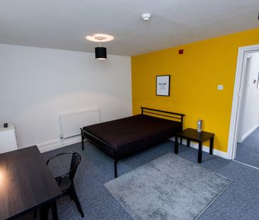 6 bedroom townhouse to rent - Photo 4