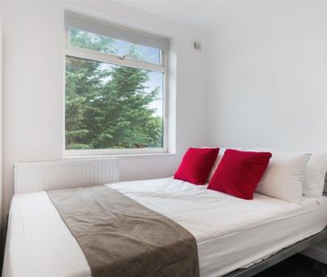 Station Avenue, Fishponds - Photo 1