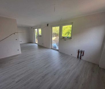 Moderne Neubau-Wohnung mit Garten wartet auf Sie! - Foto 3