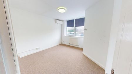 5 bedroom maisonette to rent - Photo 2