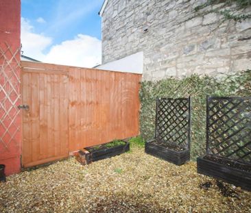 2 bedroom end of terrace house to rent - Photo 5