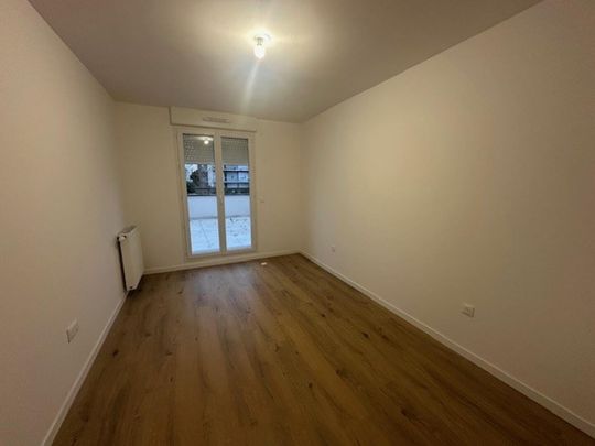 location Appartement T2 DE 45.74m² À PLAISIR - Photo 1