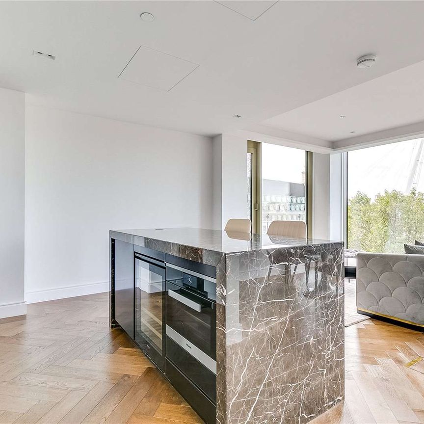 New 2 bedroom apartment with views of the London Eye and a parking space. - Photo 1