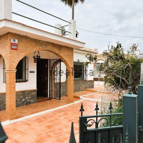 Alquiler de casa o chalet independiente en Calle Jaramar del Chaparral, 18 - Photo 1