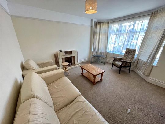 5 bedroom detached house to rent - Photo 1