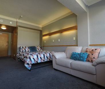 Welcome to Sharella Living - Photo 3