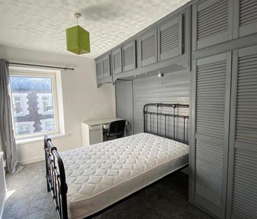 Room For Rent Queen Street, Pontypridd - Photo 2