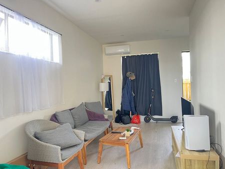 Beautiful 2 Bedroom Townhouse in New Lynn - Photo 2