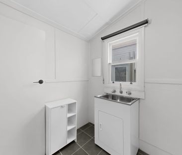Spacious Two Bedroom Home in Prime Essendon Pocket - Photo 1