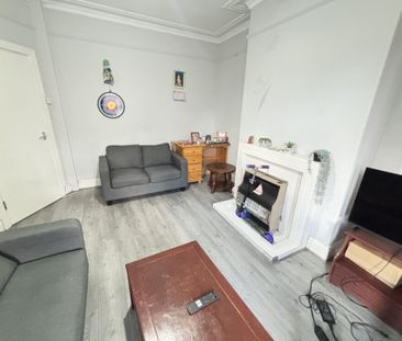 26 Hessle Avenue, Leeds, LS6 1EF - Photo 1