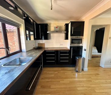 2 bedroom maisonette to rent - Photo 1