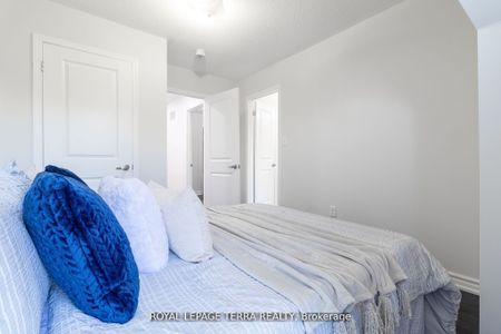 For Lease - 8 Graywardine Lane, Ajax, Ontario - Photo 4