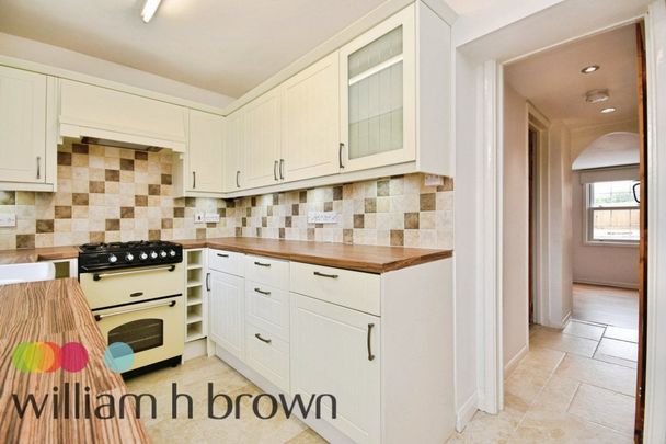 High Street - Photo 1