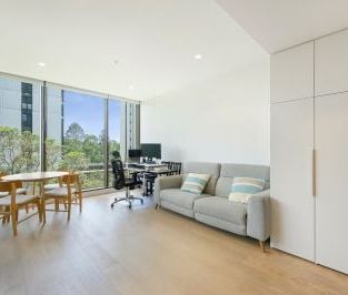 Stylish North-Facing Apartment in the Heart of Macquarie Park - Photo 6