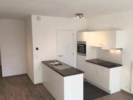 Uitstekend gelegen 2-slpk appartement met terras, autostaanplaats en kelderberging - Foto 5