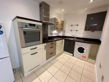 2 bedroom flat to rent - Photo 4