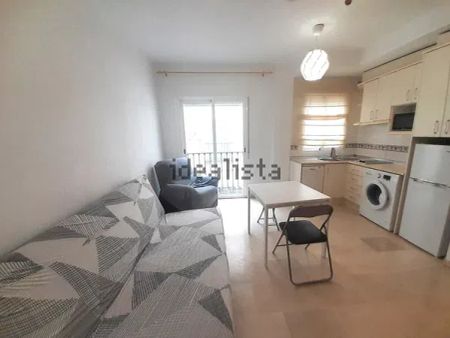 Alquiler de piso en Calle Refino - Foto 4