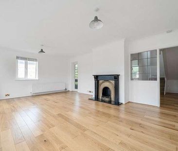 Christopher House, Rosewood Way, Farnham Common, SL2 - Photo 2