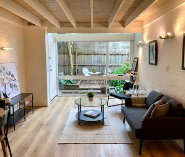 2/18 Johnstone Street, Malvern VIC 3144 - Photo 2