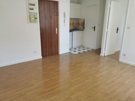Appartement à Louer à LILLE 560 € - Photo 4