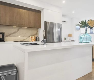 Gorgeous, Contemporary Apartment For Lease - Photo 2