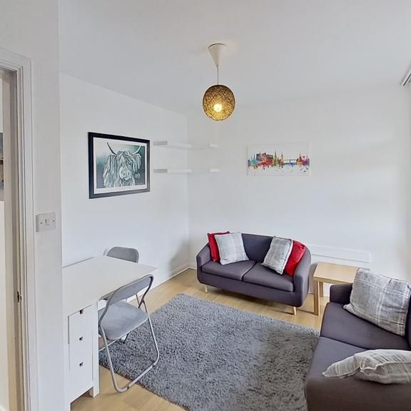 2 bedroom flat to rent - Photo 1