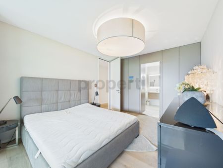 Modern and sunny apartment experience in the Metropolitan completely furnished - Photo 3
