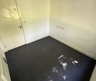 Bedsit, Alexandra House, SO14 - Photo 2