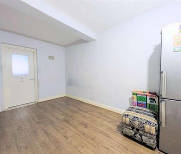 Alexandra Road, London, NW4 - Photo 6