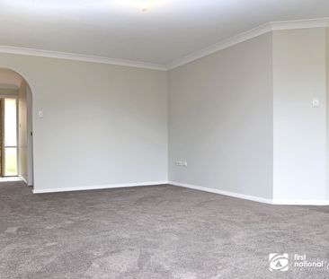 Low Maintenance and Convenient Location - Photo 3