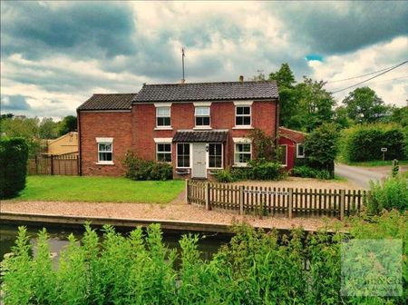 The Staithe, Stalham, Norfolk, NR12 - Photo 5