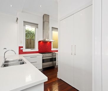 17 Lyell Street, South Melbourne VIC 3205 - House For Rent | Domain - Photo 1