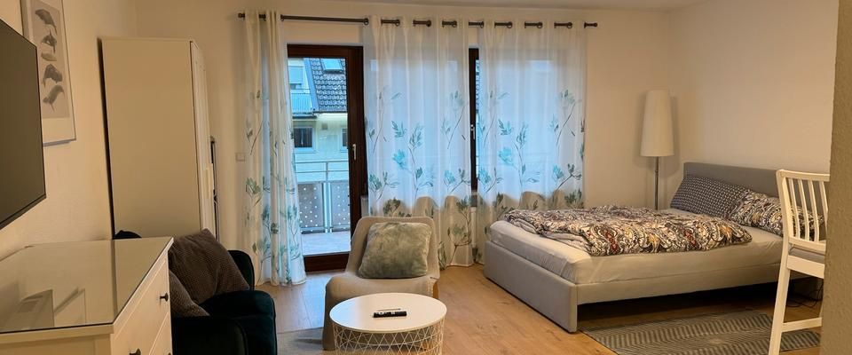 Möblierte 1 Zimmerwohnung mit Balkon und Stellplatz - Foto 1