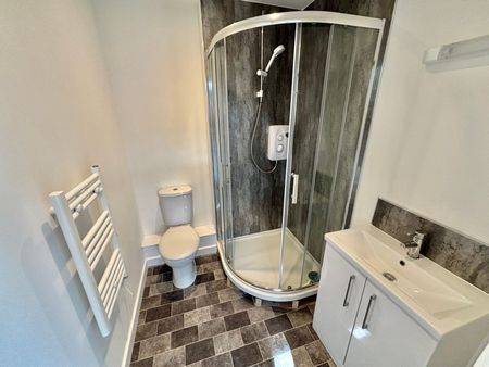 Sherborne Road, Yeovil, Somerset - Photo 2
