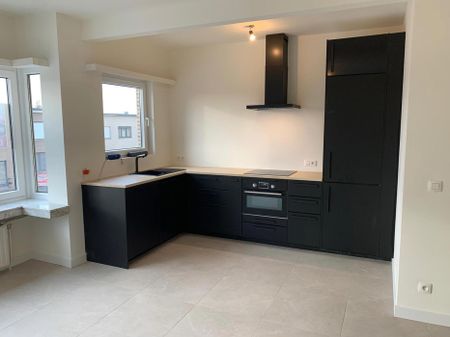 Volledig gerenoveerd 2slpk. app.! - Photo 4