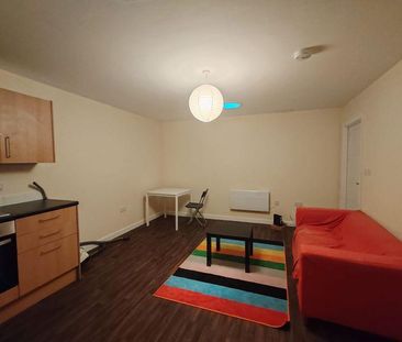 3 bedroom apartment to rent - Photo 6