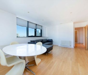 East India Dock Road, E14, London - Photo 3