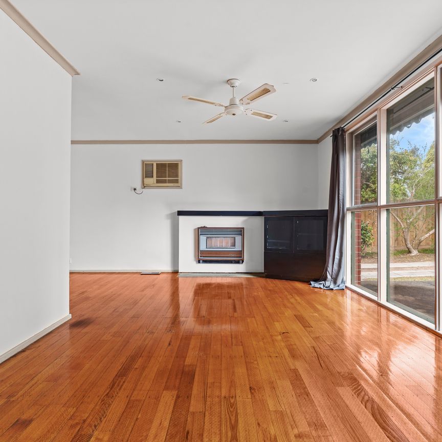 8 Bowral Court, Bundoora VIC 3083 - House For Rent | Domain - Photo 1