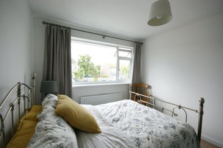 3 bedroom semi-detached house to rent - Photo 4