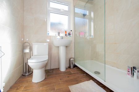 5 Bed Terraced House, St. Leonards Road, LE2 - Photo 2