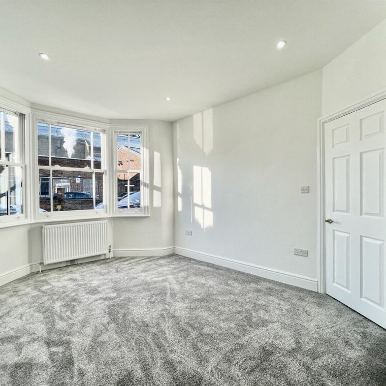 3 bed House Lassell Street, SE10 - Photo 1