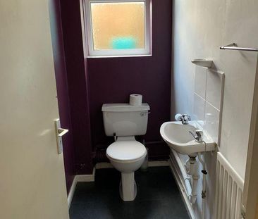 4 bedroom detached house to rent - Photo 5